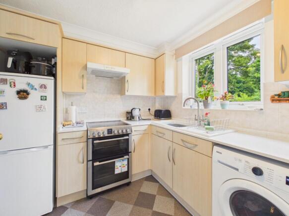 2 bed Apartment for sale Image 5