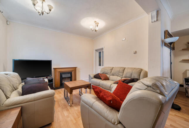 1415312-7-6998a1e...