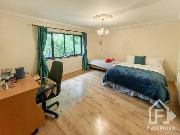 3 bed Detached for sale Image 11