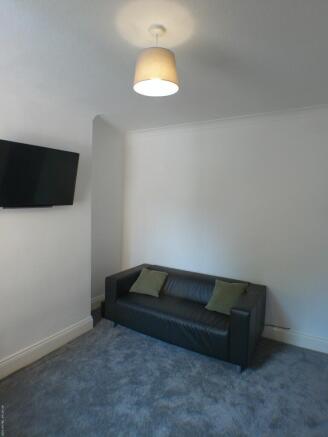 1 bed Terraced to rent Image 10