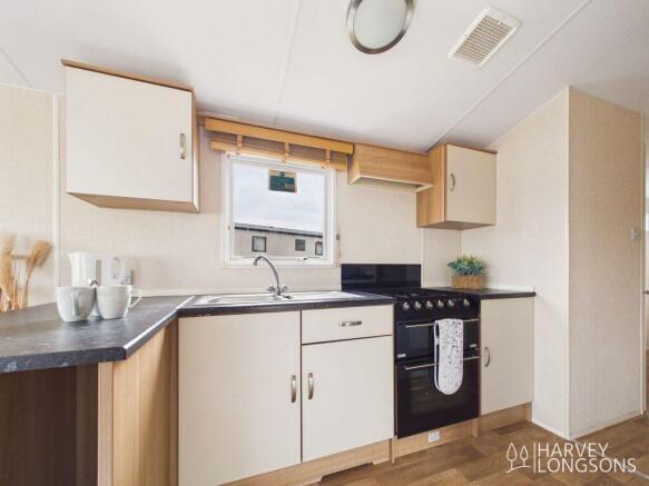 Atlas Moonstone fitted kitchen at Lossiemouth Holi