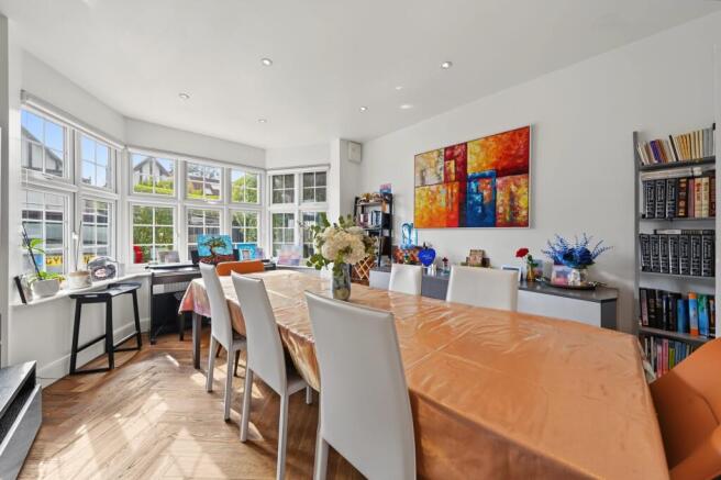 Heathfield Gardens, London, NW11 photo 4