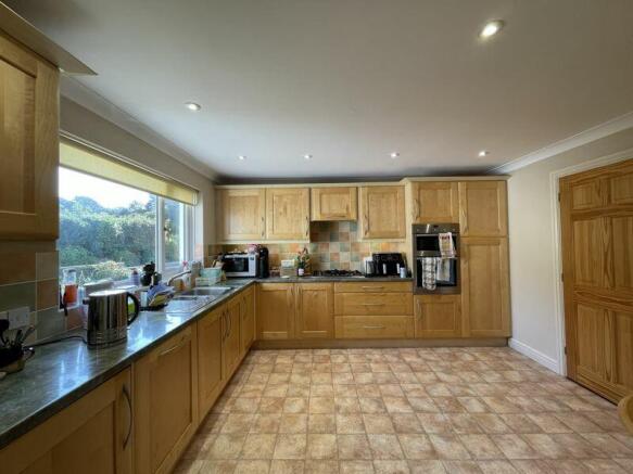 Kitchen / Breakfast Room