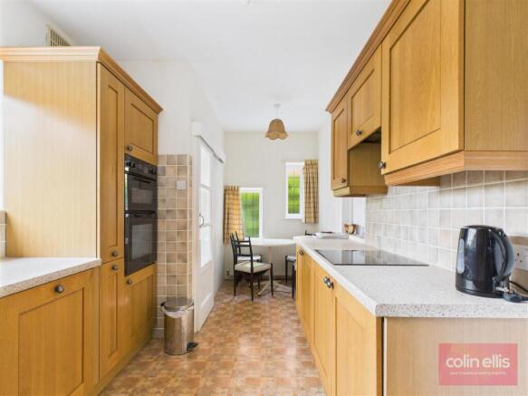 4 bed Detached for sale Image 11