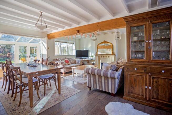 Sitting/Dining Room