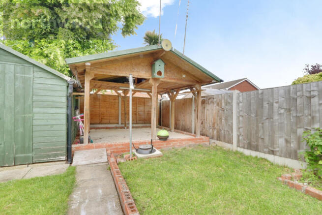 4 bed Semi-Detached for sale Image 11