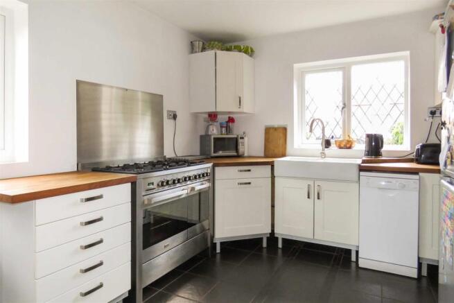 KITCHEN (1).JPG