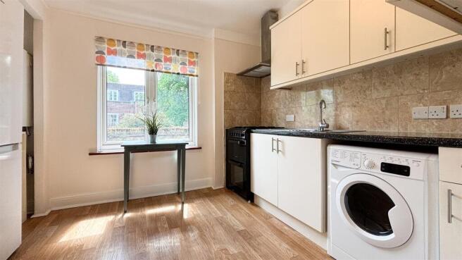 kitchen (1 of 1).jpg