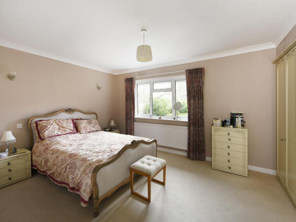 Master Bedroom (1...