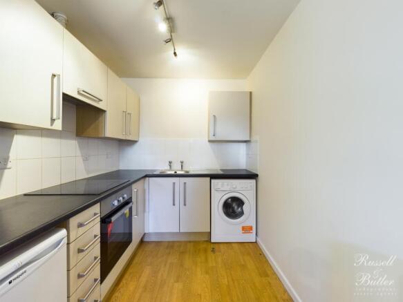 CAM00829P1-PR0086-STILL04