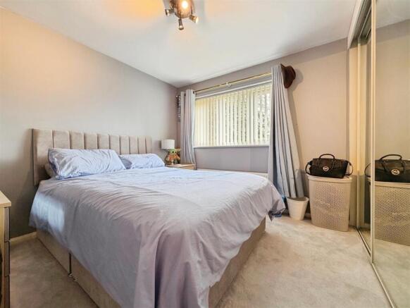 2 bed Semi-Detached for sale Image 11