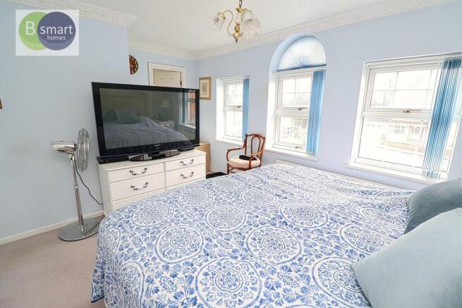 4 bed Detached for sale Image 11