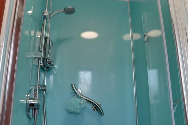 Ensuite to Bed 1