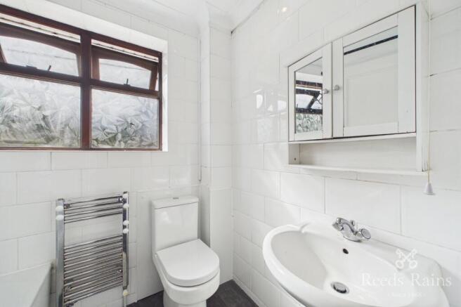 3 bed Semi-Detached to rent Image 9