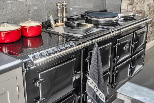 2 bed Flat for sale Image 9