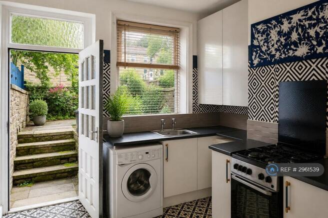 1 bed House Share to rent Image 5