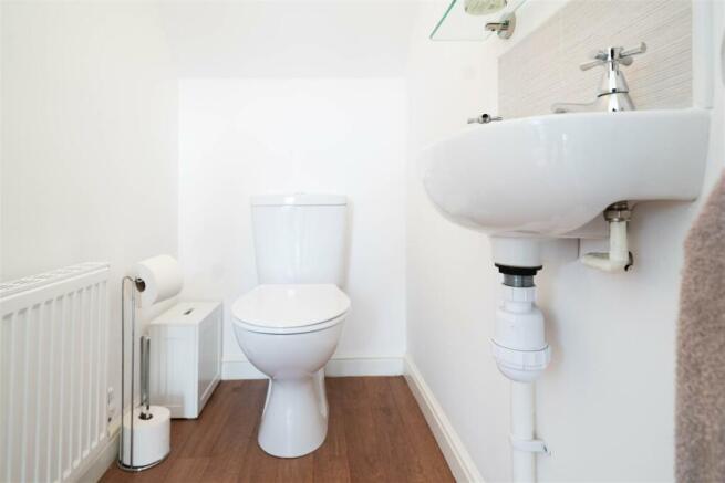 Downstairs Toilet-2.jpg