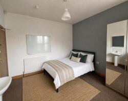 1, Lois Avenue, Nottingham NG7 2EY