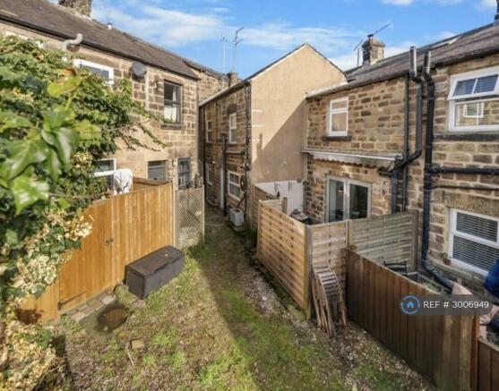 2 bed Terraced to rent Image 12