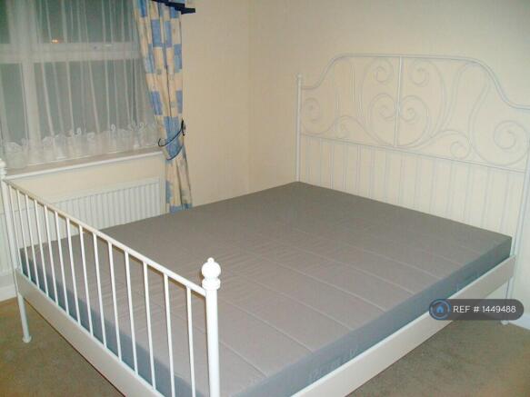 3 bed Flat to rent Image 8