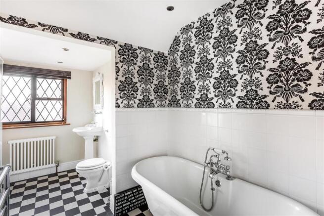 family bathroom.jpg