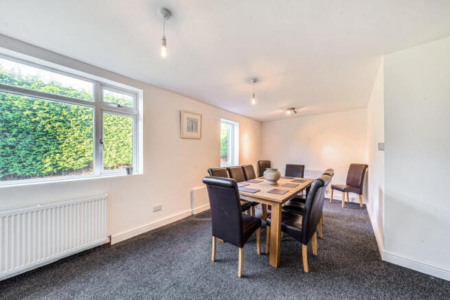 6 bed Detached for sale Image 8