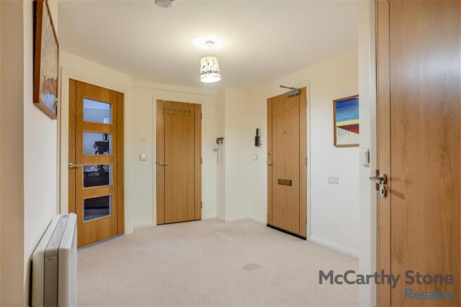 2 bed Apartment for sale Image 12