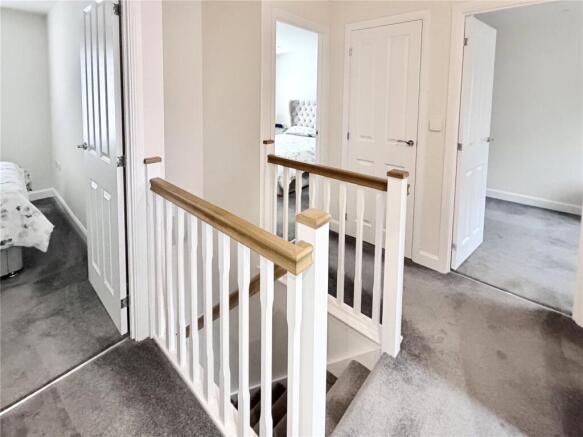 4 bed Detached for sale Image 12