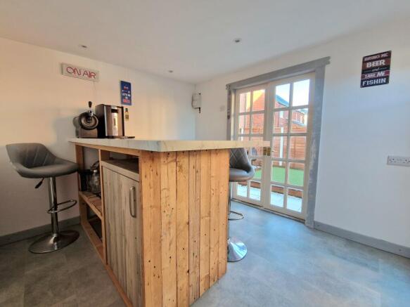 Bar/Summer House