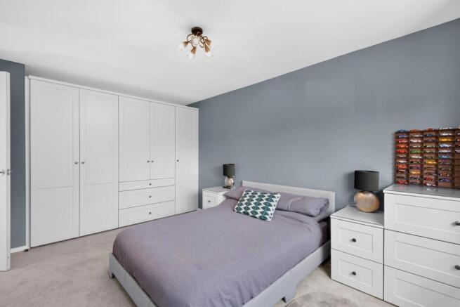 4 bed Detached for sale Image 12