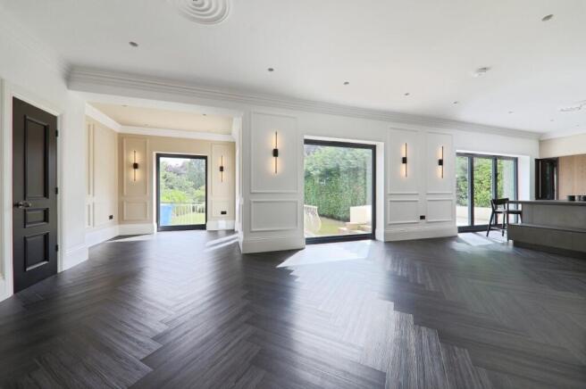 4 bed Detached for sale Image 7