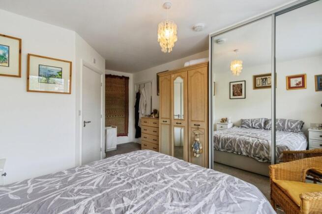 2 bed Flat for sale Image 9
