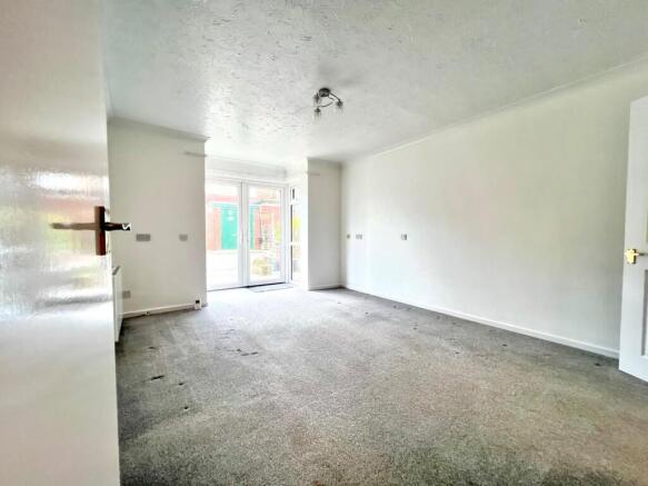 1 bed Ground Flat for sale Image 8