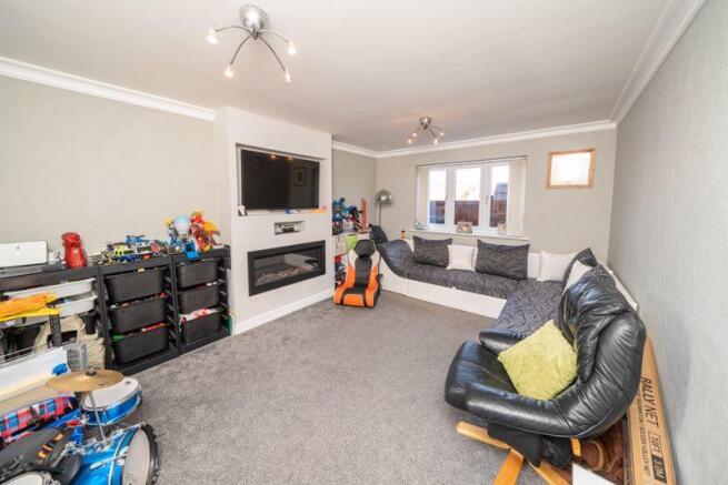 FAMILY SITTING ROOM