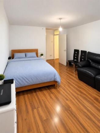 Canning Town, E16 Flat for Sale By Barrain London