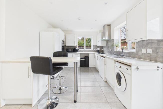 CAM02545G0-PR0568-STILL022