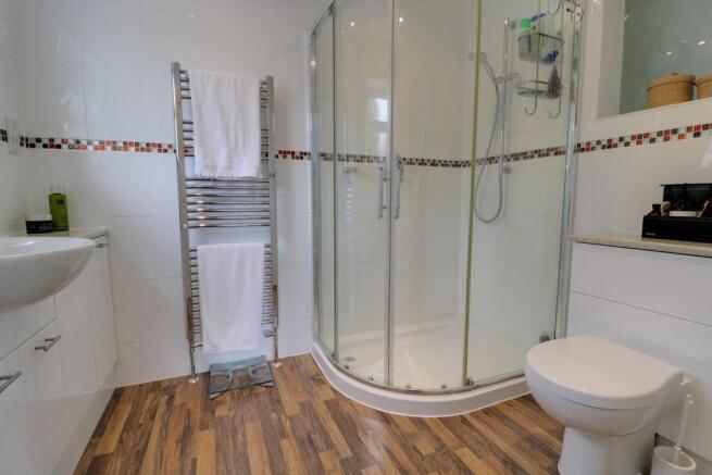 Master En-suite