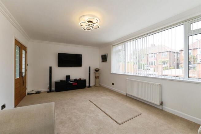 4 bed Semi-Detached for sale Image 7