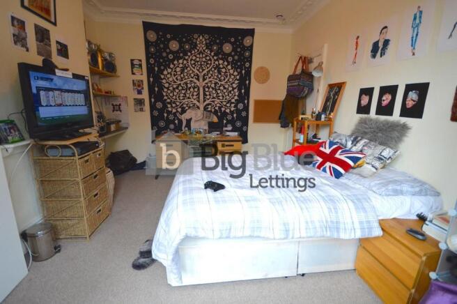 5 bed House Share to rent Image 4