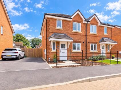 Deanlands Farm Way, Hook, RG27