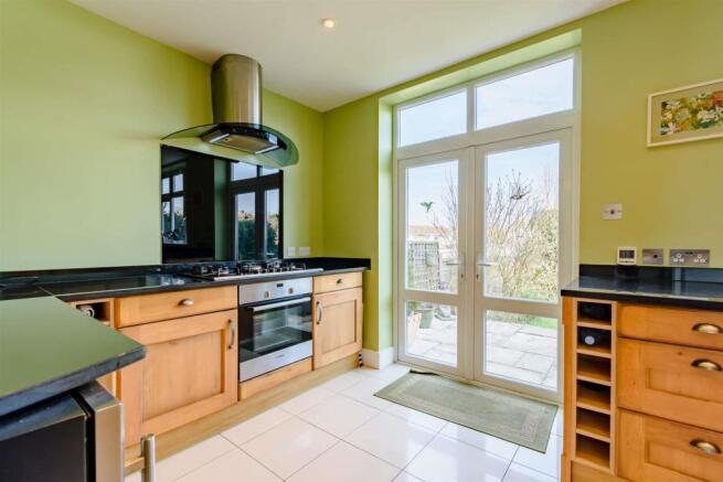 Kitchen/Breakfast Area