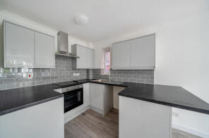Flat 5, 47 Braeburn Court, Park Road, New Barnet, Barnet EN4 9TA