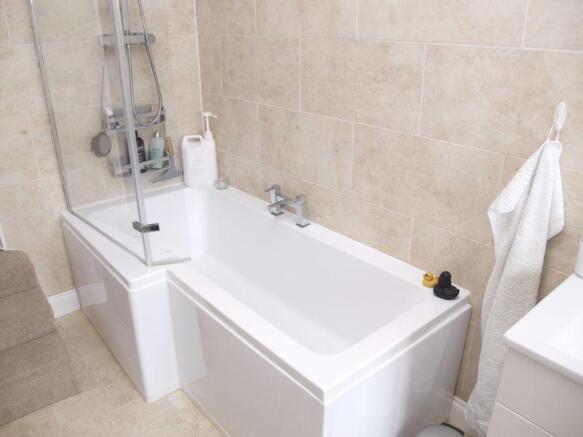 Modern Bathroo...