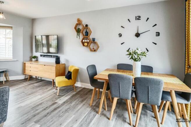 Living/Dining Area