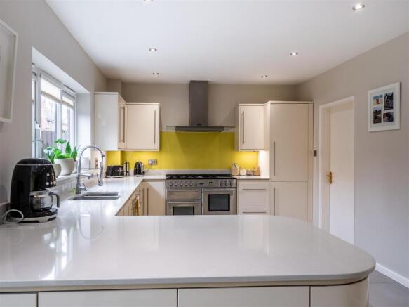 kitchen 3.jpg