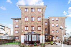 Flat 16, 30 Homewater House, Upper High Street, Epsom KT17 4QJ