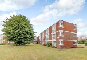 45, Brantwood Gardens, West Byfleet KT14 6BZ