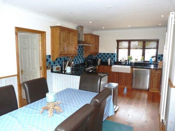 KITCHEN / DINING...