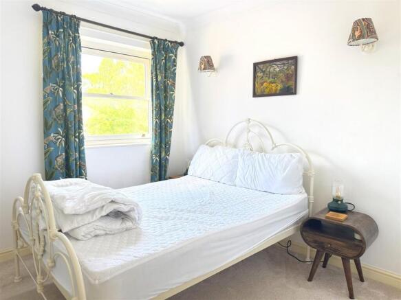 3 bed House to rent Image 9