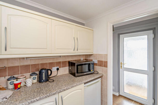 2 bed Semi-Detached Bungalow for sale Image 6